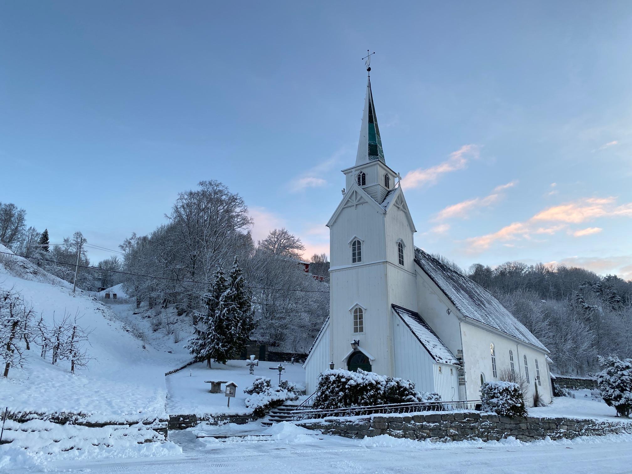 Hjelmeland begravelsesbyrå Begravelsesbyrå, Gloppen - 18