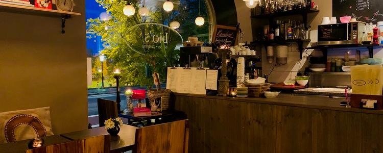 Lio's Café Bar